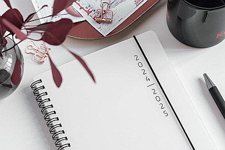 BR AGENDA SCOLARA SPIRA A5 PP DATATA ZILNIC 2024-2025 CU ELASTIC PLAIN WHITE 72055115 [1]