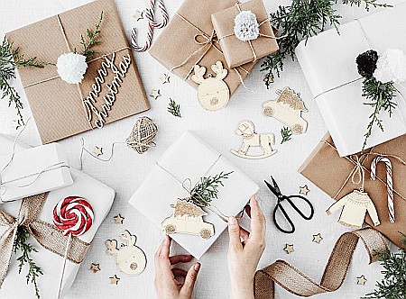 PD DECORATIUNI SUSPENDATE DIN LEMN CU SCLIPICI PENTRU CRACIUN 10/SET ZDD5-100 [0]