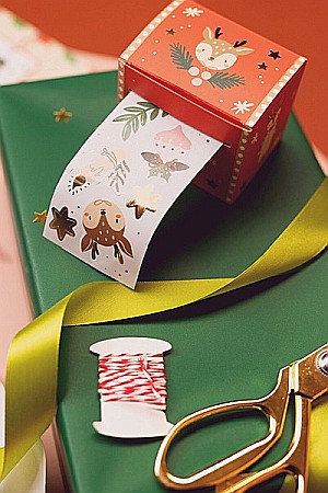 PD SET CRACIUN 52 BUC MINI STICKERS+16 ETICHETE CADOU NR1 [2]