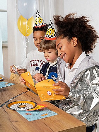 PD INVITATII PARTY MASINA + PLIC 6/SET ZPP3 [6]