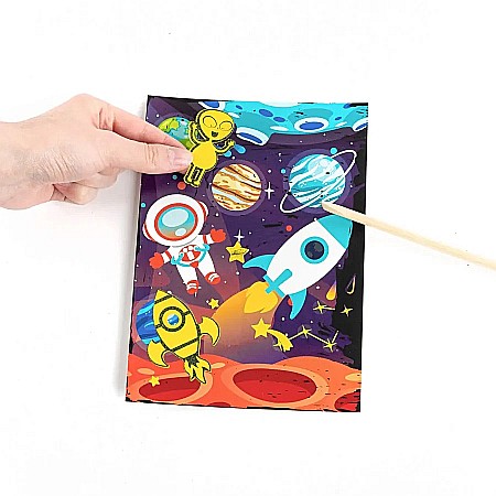 DE CARTE DE COLORAT SCRATCH ART BOOK 5 COLI + STICKERE COSMOS GLOW IN THE DARK KIDEA SCWKKKA [4]