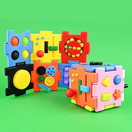 ROB PACHET SURPRIZA JUCARIE ANTISTRESS FIDGET CUBE 6.5CM DIVERSE MODELE 50489 [1]