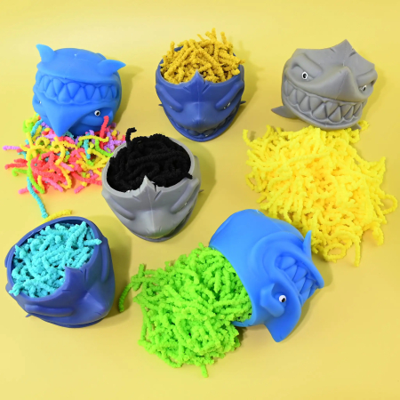 Squishy - Figurină Squishy 8cm Viermi Magici în Rechin 41091 - ipb.ro