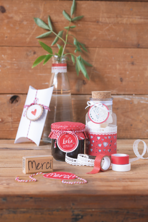 KP BANDA DECORATIVA HARTIE AUTOADEZIVA 17MM*2M DANTELA ALBA VALURI 4880080 [3]