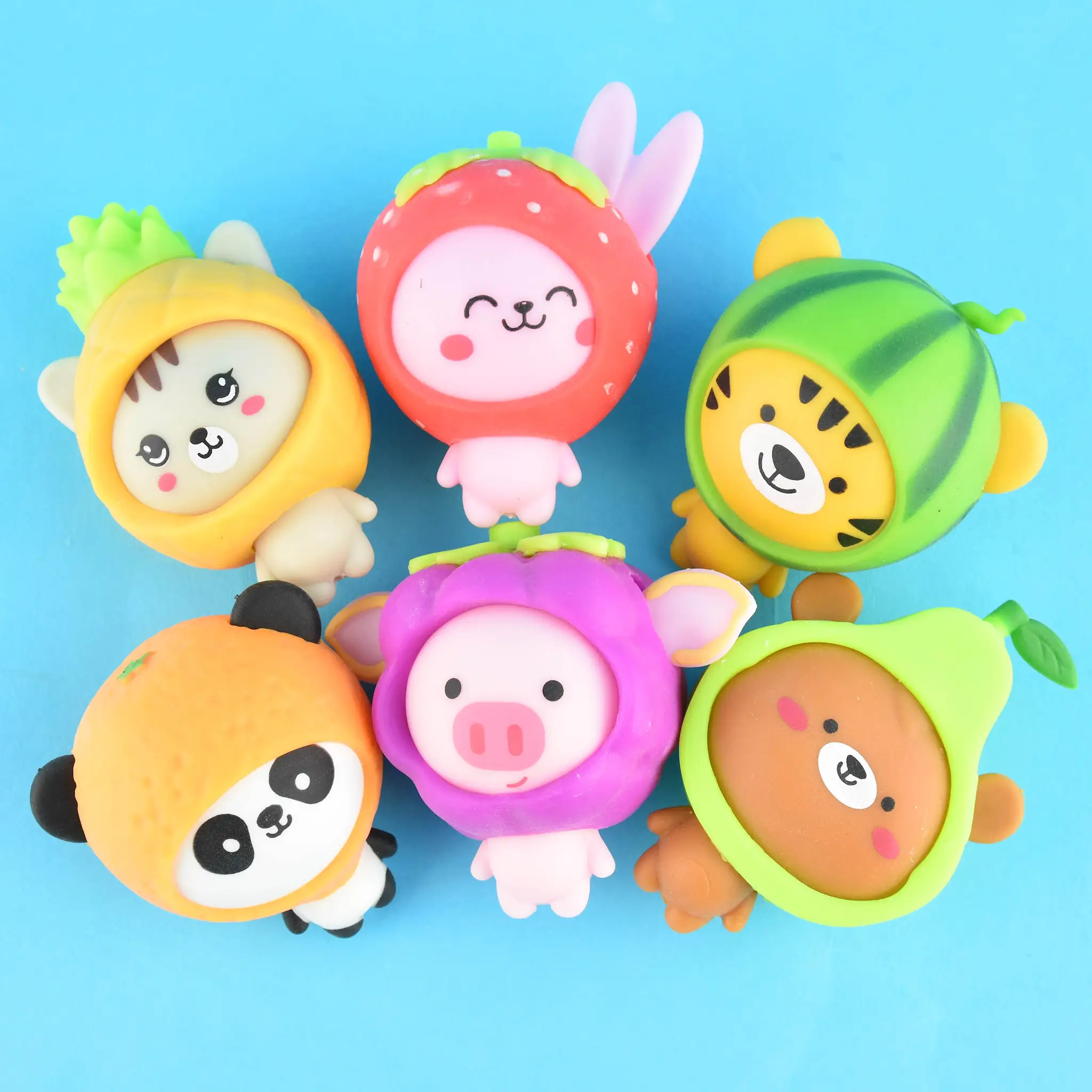 ARTICOLE COPII - ROB FIGURINA SQUISHY 7.5CM FRUIT COSTUME 41119