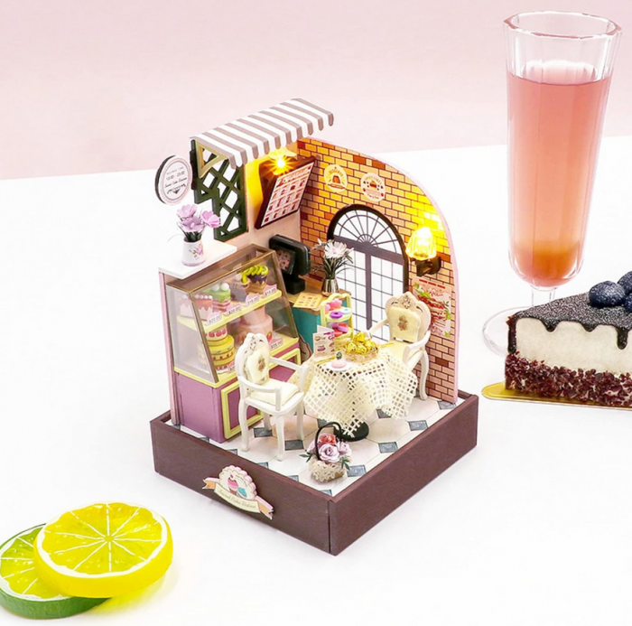 Puzzle 3D, Casa de papusi in miniatura DIY, Sweet Cake Station, 15.8x10x10cm [5]
