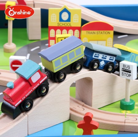 Masa de joaca, circuit cu trenulet din lemn si accesorii [5]