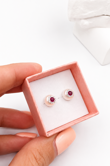 Cercei copii „Perla si Rubin” din Aur 14K – 8 mm, cu Șurub și Protecție [4]