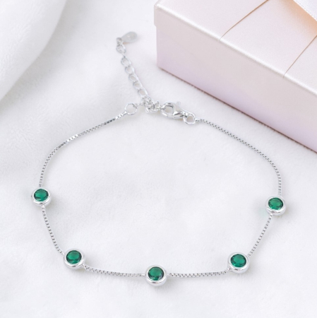 Bratari din argint - Brățară din argint 925 cu pietre verzi – model minimalist elegant