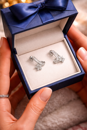 Cercei din Argint 925 cu Zirconia – Design Elegant cu Accente Florale, 2 cm [1]