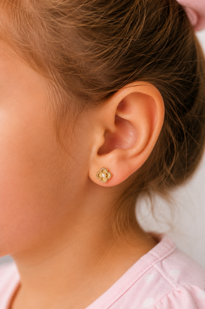 Cercei copii din aur 14K, Floare cu Perlă – 5 mm, cu Șurub și Protecție [1]