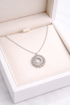 Colier din argint 925 medalion rotund cu zirconii tip halo [1]