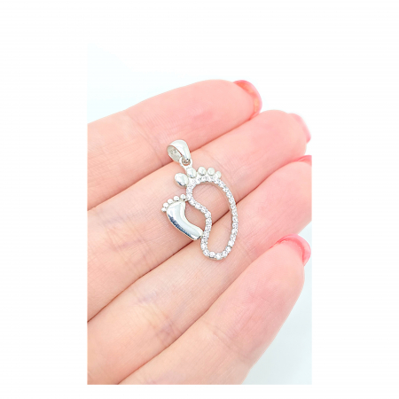 Medalion cu Piciorușe Bebe din Argint 925 cu Cristale Zirconia – 1.43 g [1]