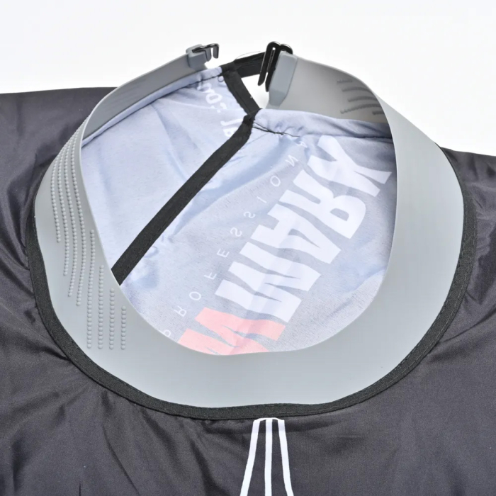 Pelerină Profesională Frizerie WMARK E01-CC036N, Impermeabilă, Antistatică, Poliester Premium, Guler Silicon Reglabil, Negru [2]