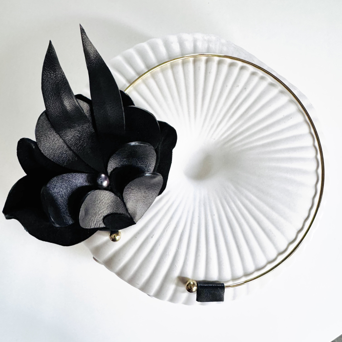 Colier piele naturala floare fantezie negru [3]