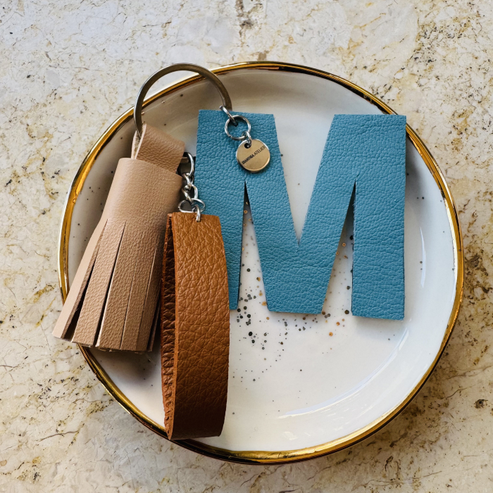 Breloc piele naturala litera M [1]