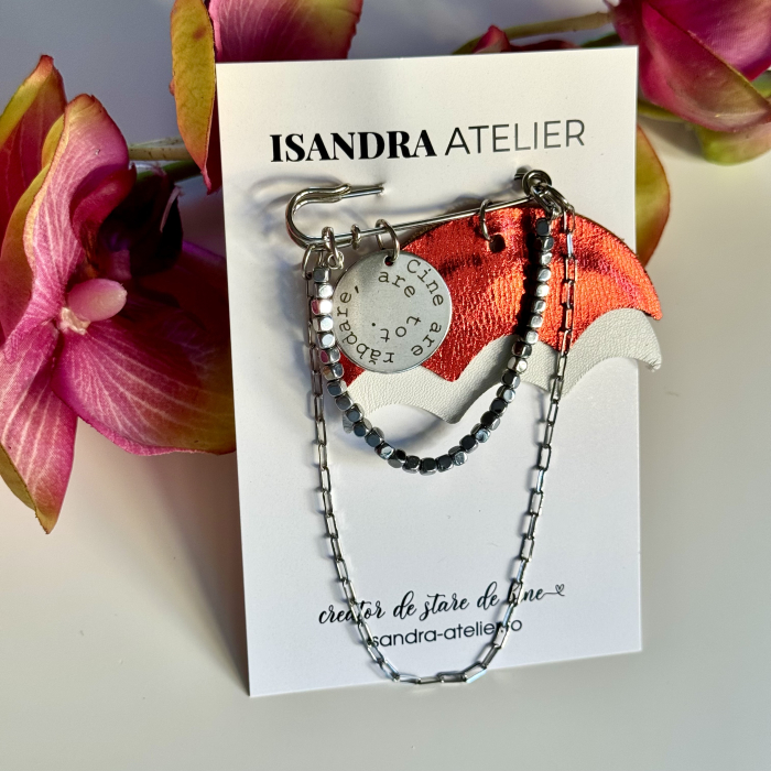 Brosa piele inima si banut gravat "Omul bun..." [2]