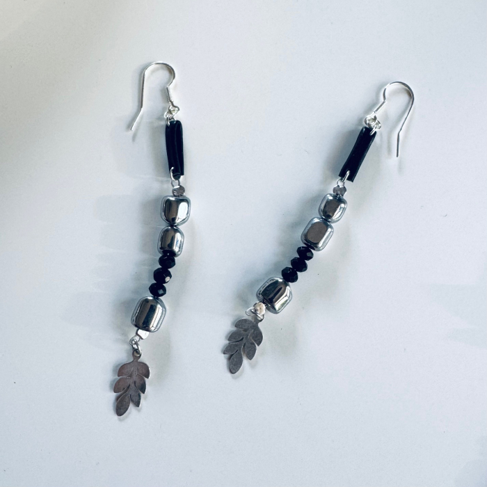 Colier lung cu pietre semipretioase si piele naturala [3]