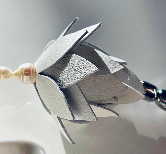 Colier perle, hematit si piele [2]