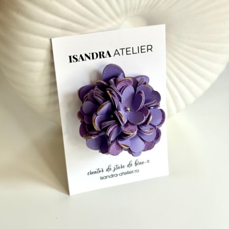 Brose si alte accesorii - Brosa piele buchet de liliac lila