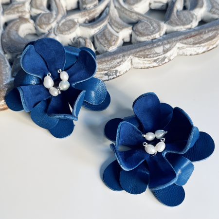 Cercei floare - Cercei piele floare mare anemona albastra