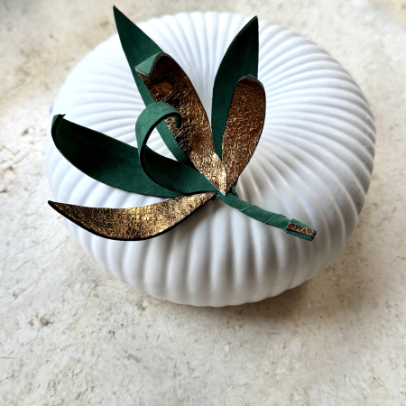 Brose si alte accesorii - Brosa floare fantezie verde