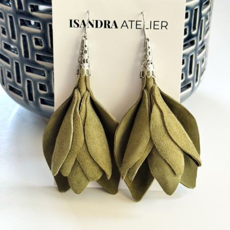 Cercei floare - Cercei piele intoarsa magnolie olive