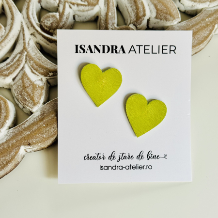 Cercei piele - Cercei piele inimioara mica verde lime