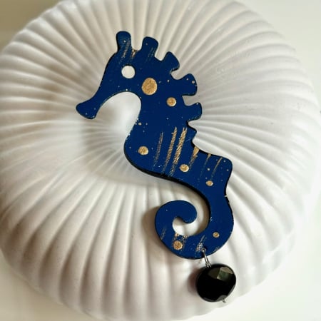 Brose si alte accesorii - Brosa piele calut de mare albastru