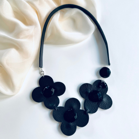 Coliere piele - Colier piele naturala Hortensii negre