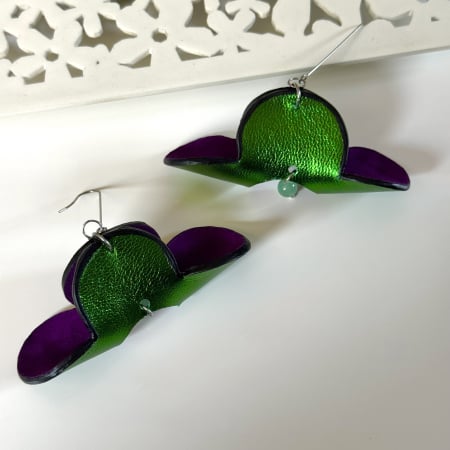 Cercei floare - Cercei piele Hortensie verde metalic, mov si agate