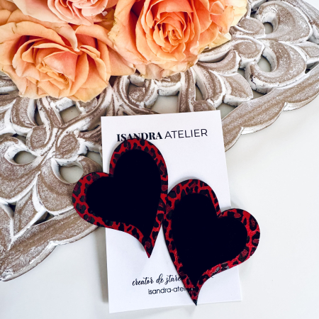 Cercei piele - Cercei piele inima mare rosie animal print