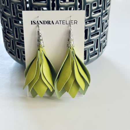 Cercei piele - Cercei piele intoarsa magnolie verde crud 