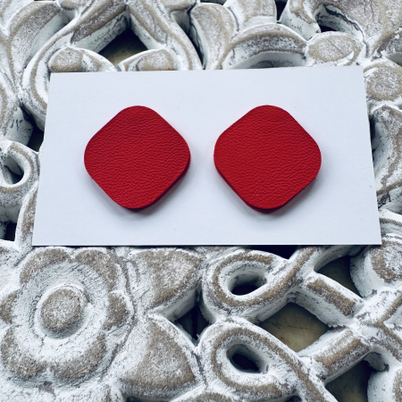 Cercei geometrici - Cercei piele patrat rotunjit rosu