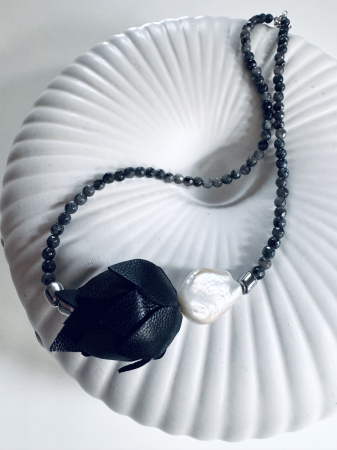 Coliere piele - Colier labradorit negru si piele naturala
