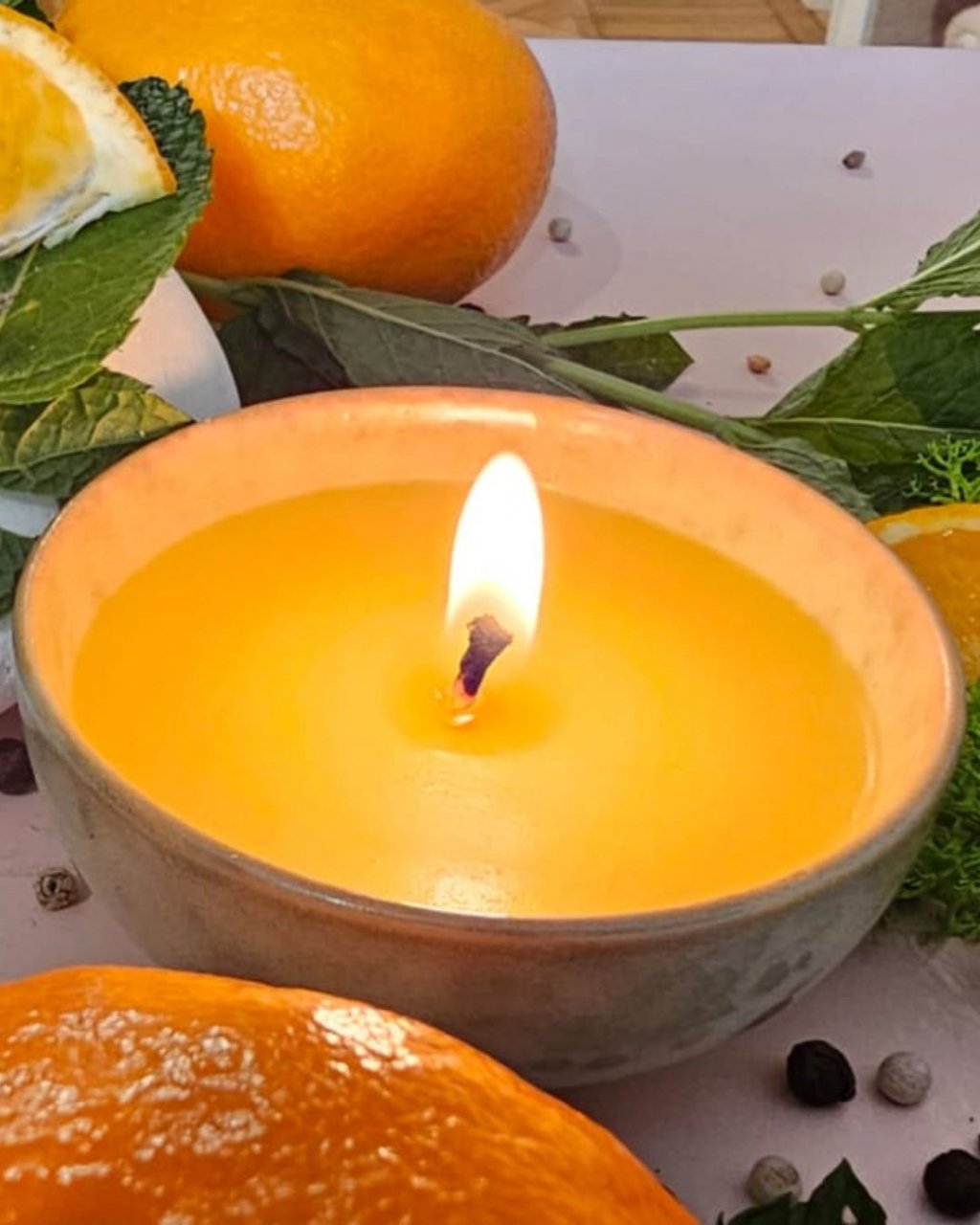 Lumânare artizanală Mint Me, Pretty – mentă, mandarină & chilli [2]