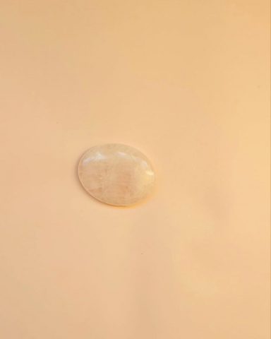 Piatra terapeutică Worry Stone din cuart roz natural [1]