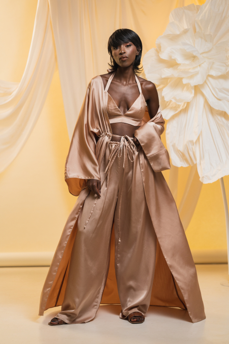 Set complet elegant Desert Mirage – halat lung, bustieră și pantaloni din satin [2]