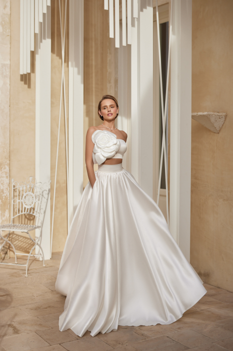 PYRITE Rochie de mireasa tafta cu accesoriu floare [2]