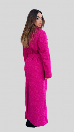 Palton lung boucle fucsia – Eleganță și confort pentru sezonul rece [1]