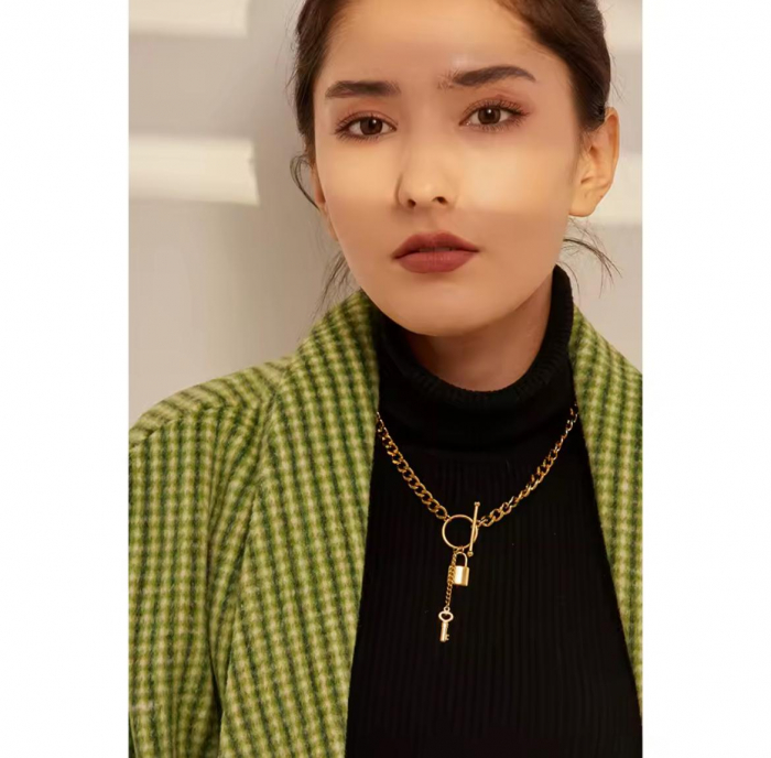 Colier Statement Placat cu Aur 18K – Model Lacăt & Cheie [3]