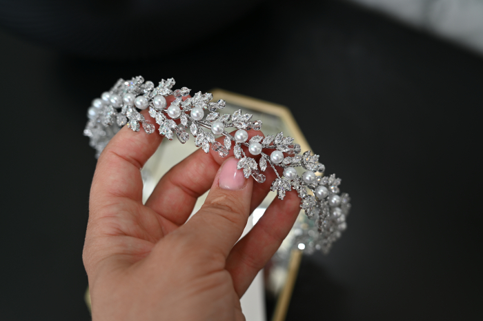 Diadema "GLORIA", model plat, elegant, cu cristale Zirconiu Cubic si perle [5]