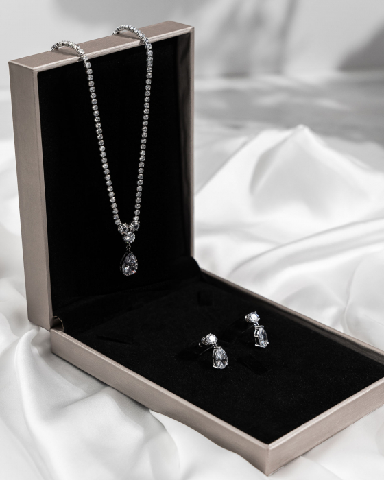 Set bijuterii, colier si cercei, cristale Zirconiu Cubic [1]