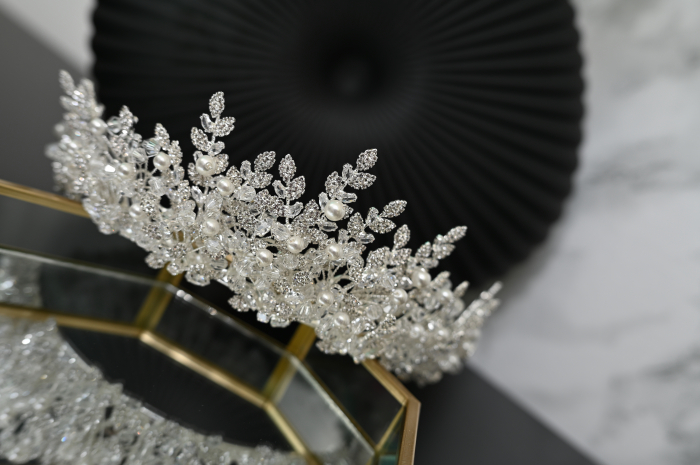 Tiara LORRENE, eleganta si rafinata, cristale Zirconiu cubic, placata cu Argint. [4]