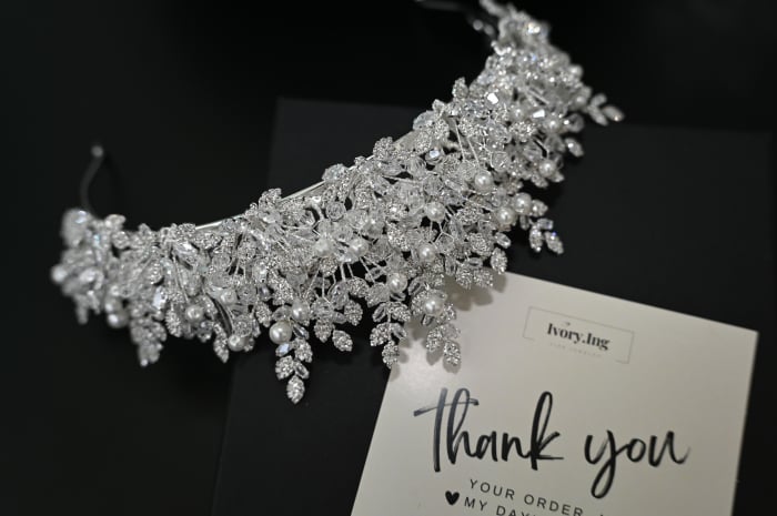 Tiara LORRENE, eleganta si rafinata, cristale Zirconiu cubic, placata cu Argint. [2]