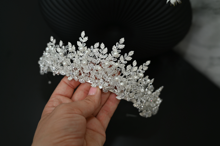Tiara LORRENE, eleganta si rafinata, cristale Zirconiu cubic, placata cu Argint. [3]