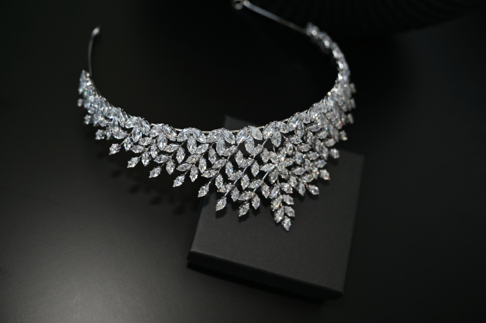 Tiara RANIA, romantică, strălucire intensă, elegantă [4]