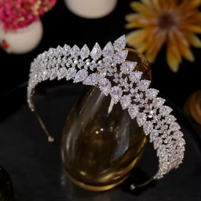 Tiara RHEA, impunătoare, strălucire intensă, elegantă [4]