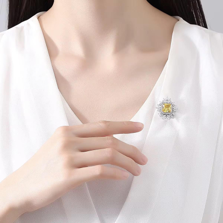 Broșă Elegantă cu Cristale Zirconiu Cubic – Placată cu Aur Alb [2]