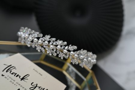 Diadema "GLORIA", model plat, elegant, cu cristale Zirconiu Cubic si perle [3]